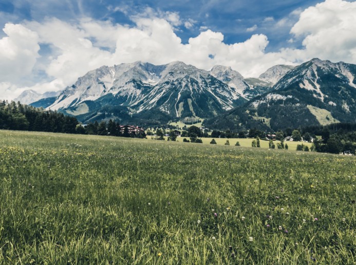 Berge, Landschaft im Sommer © Quaritsch photography on unsplash