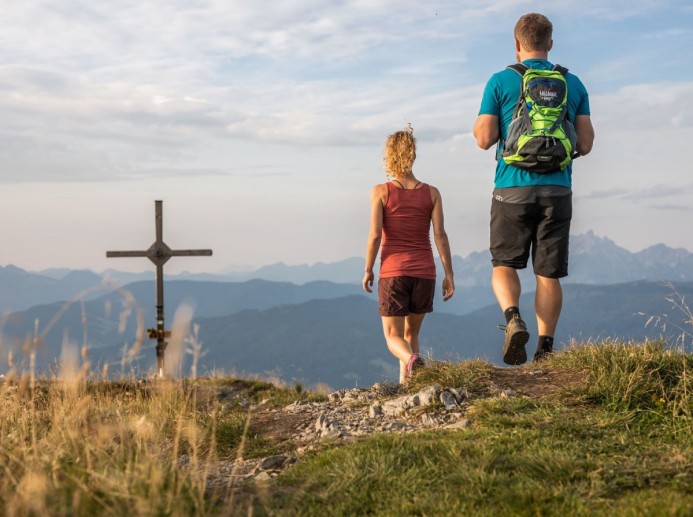 Gipfelkreuz am Lackenkogel © salzburgersportwelt.com