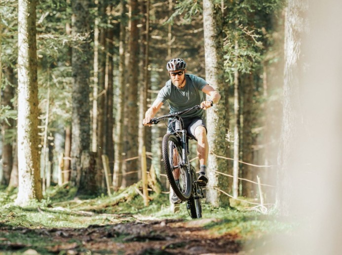 Hermann Maier fährt Bike in Flachau © Flachau Tourismus - Markus Kohlmayer