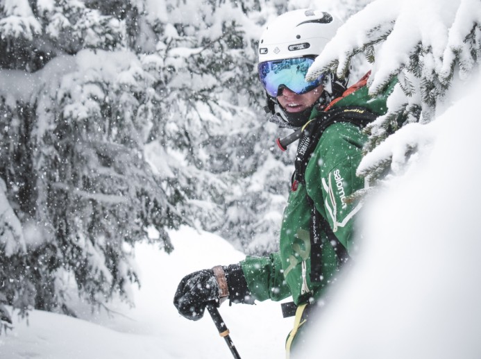 Skifahren im Winterurlaub © Alex Lange on Unsplash