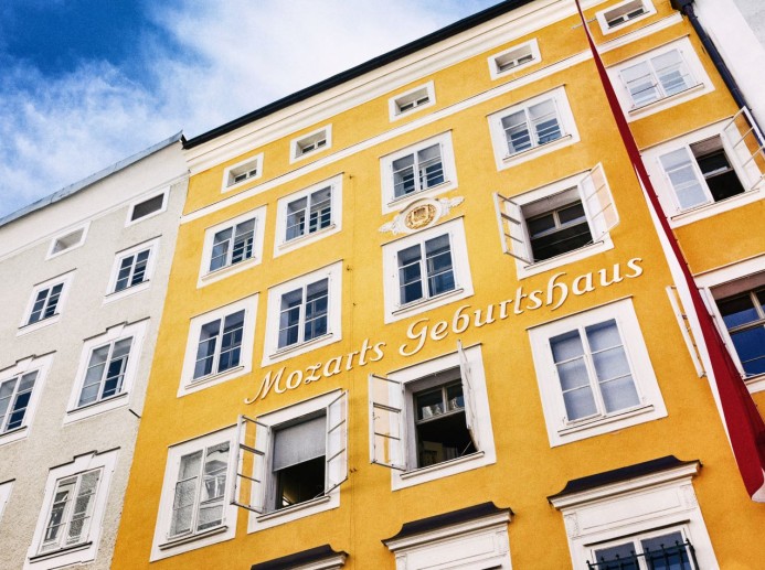 Mozart's Geburtshaus © shutterstock.com