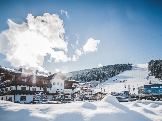 Skihotel Montanara direkt an der Piste in Flachau