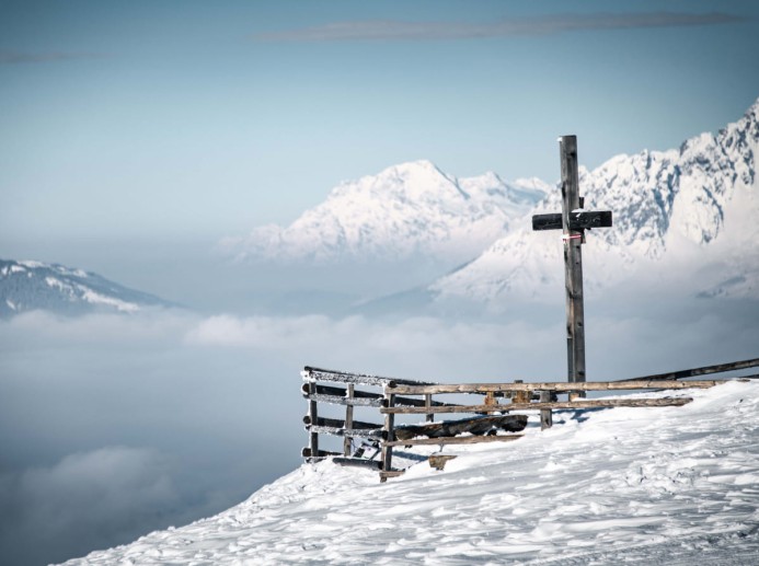 Gipfelkreuz am Berg © Snow Space Salzburg