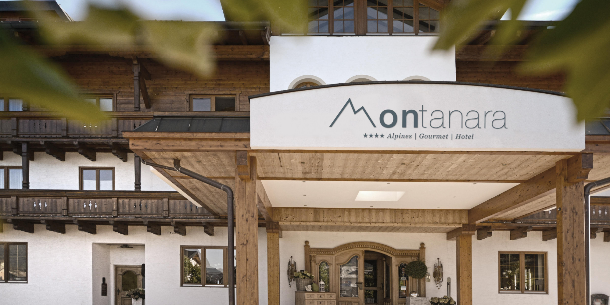 Eingang Hotel Montanara